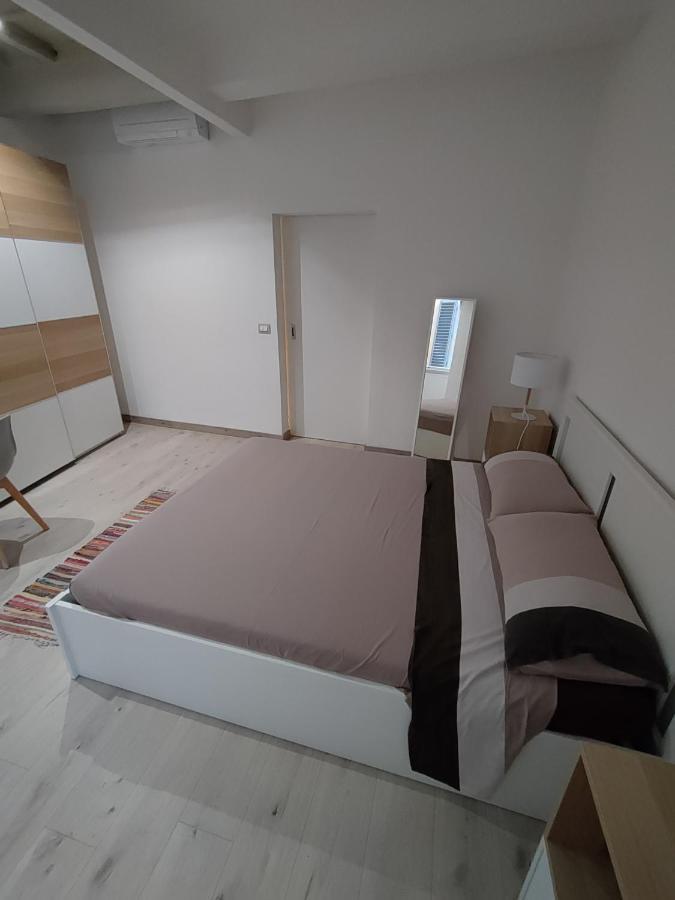 Cozy Apartment Near Ponte Vecchio Florence Exterior photo